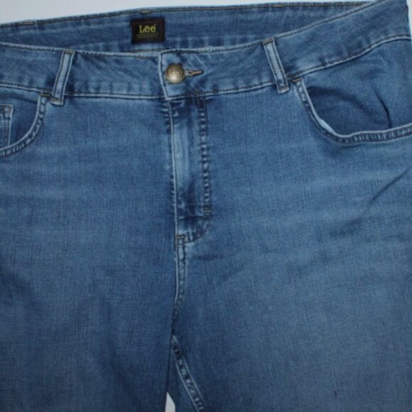 Lee Plus 22 Blue Capri Jeans NWOT Cotton Blend Front Zip Denim Pants High Waist - Picture 2 of 4